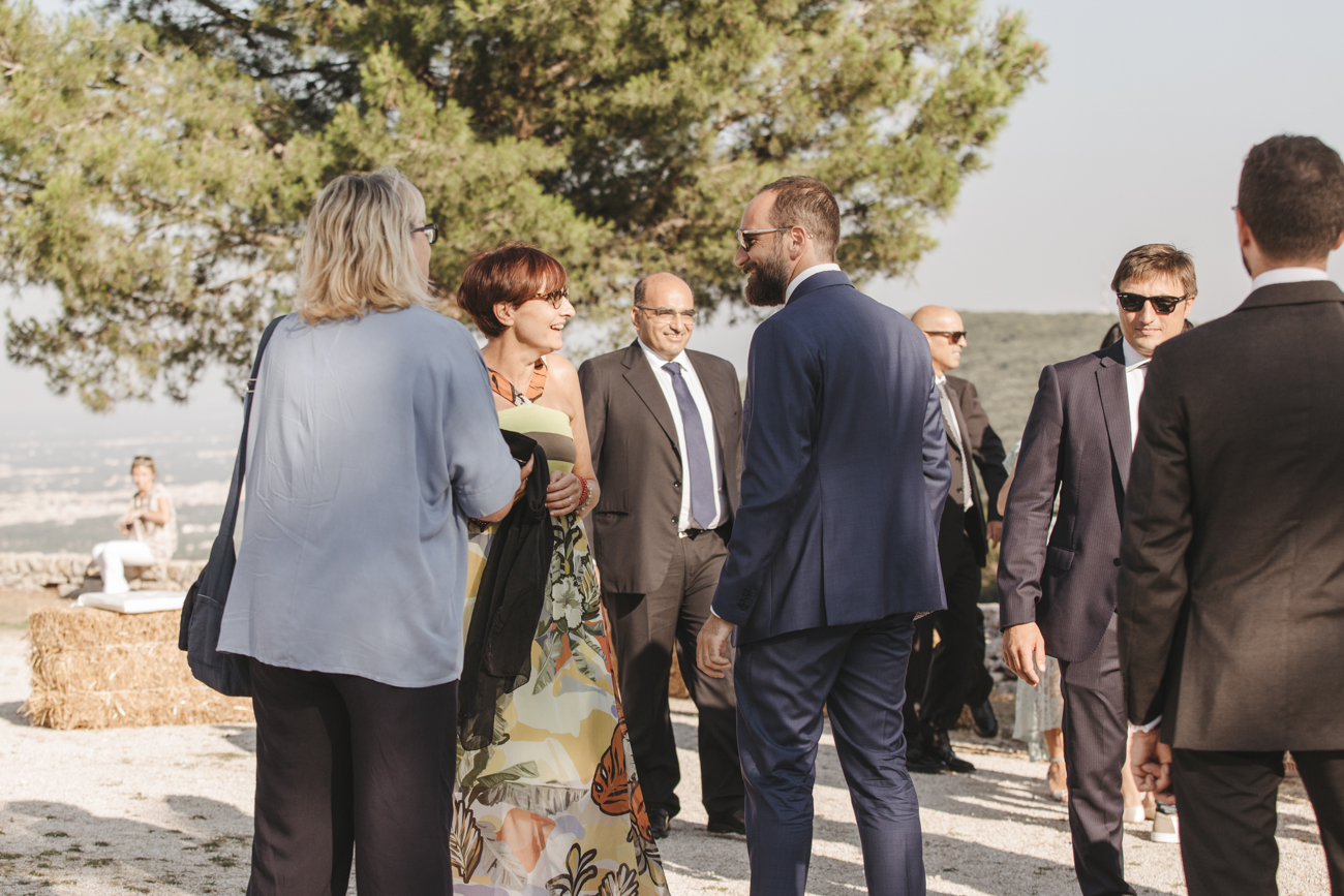 Matrimonio di Marco & Antonella, lo sposo aspetta la sposa