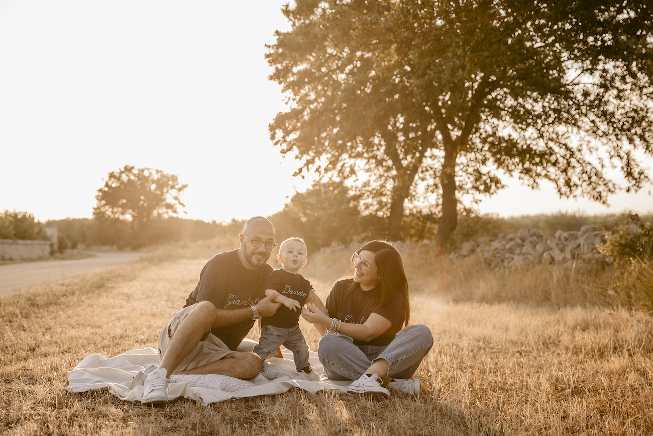 fotografie di famiglia campagna al tramonto