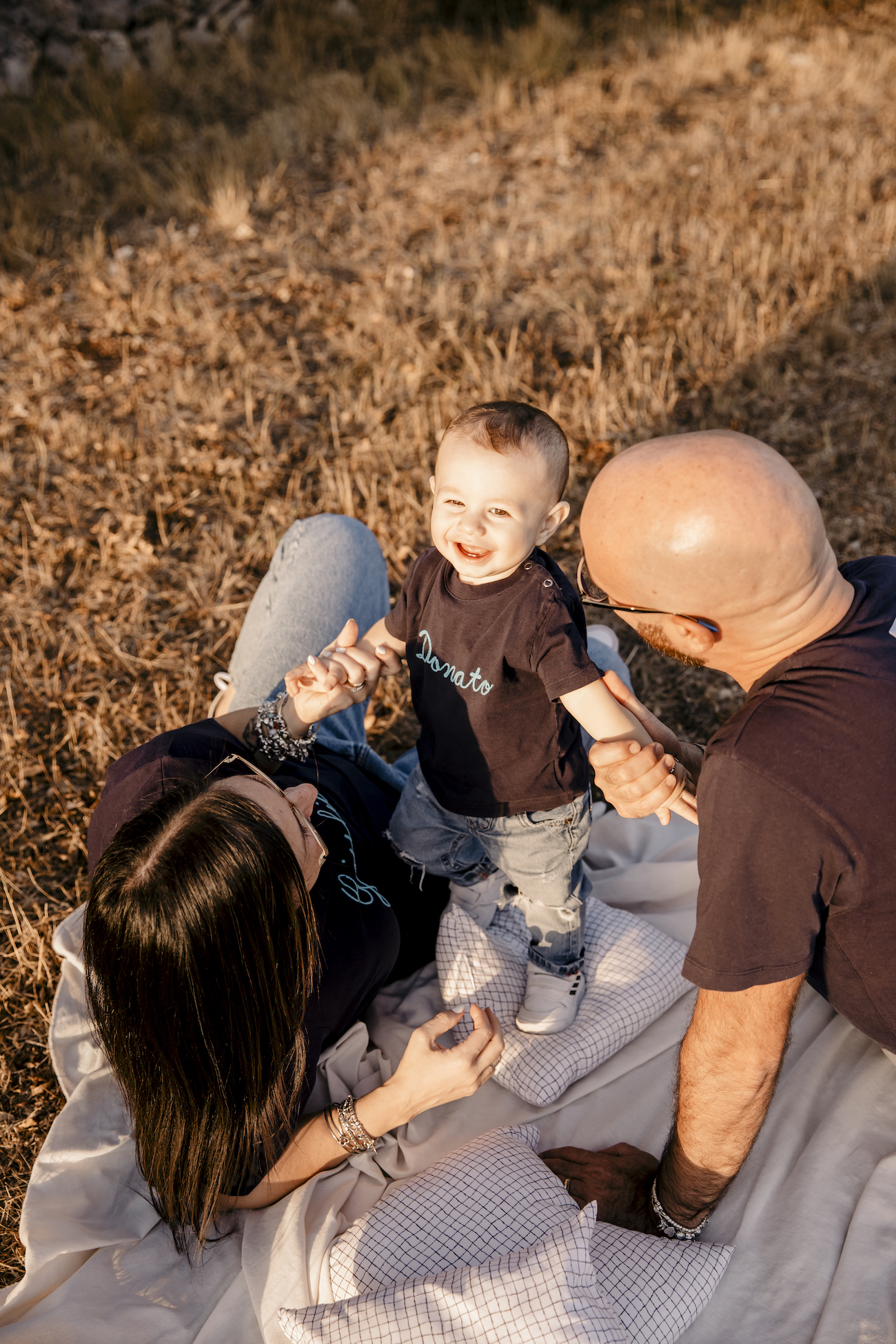 fotografie di famiglia campagna al tramonto