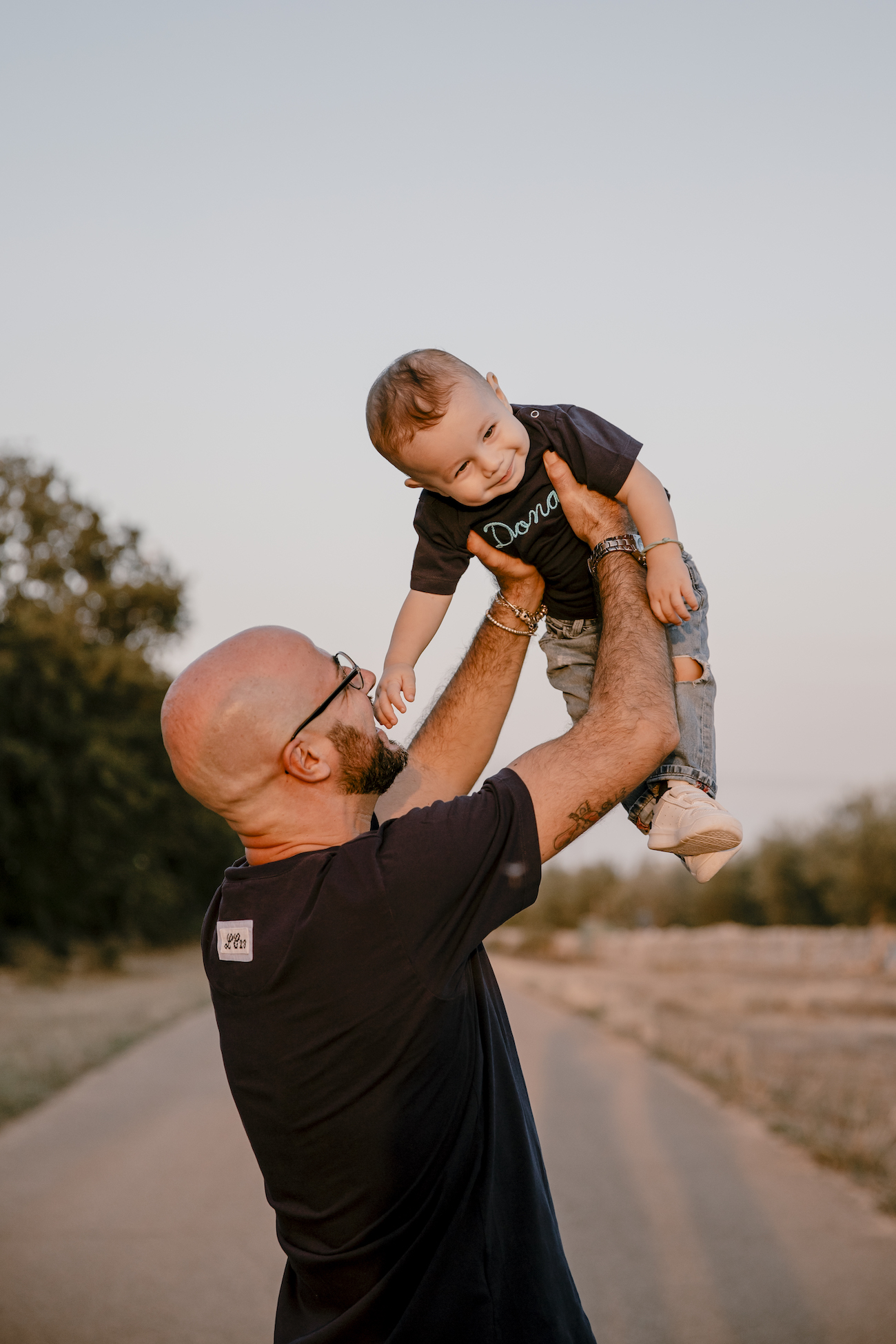 papà con il suo piccolo donato