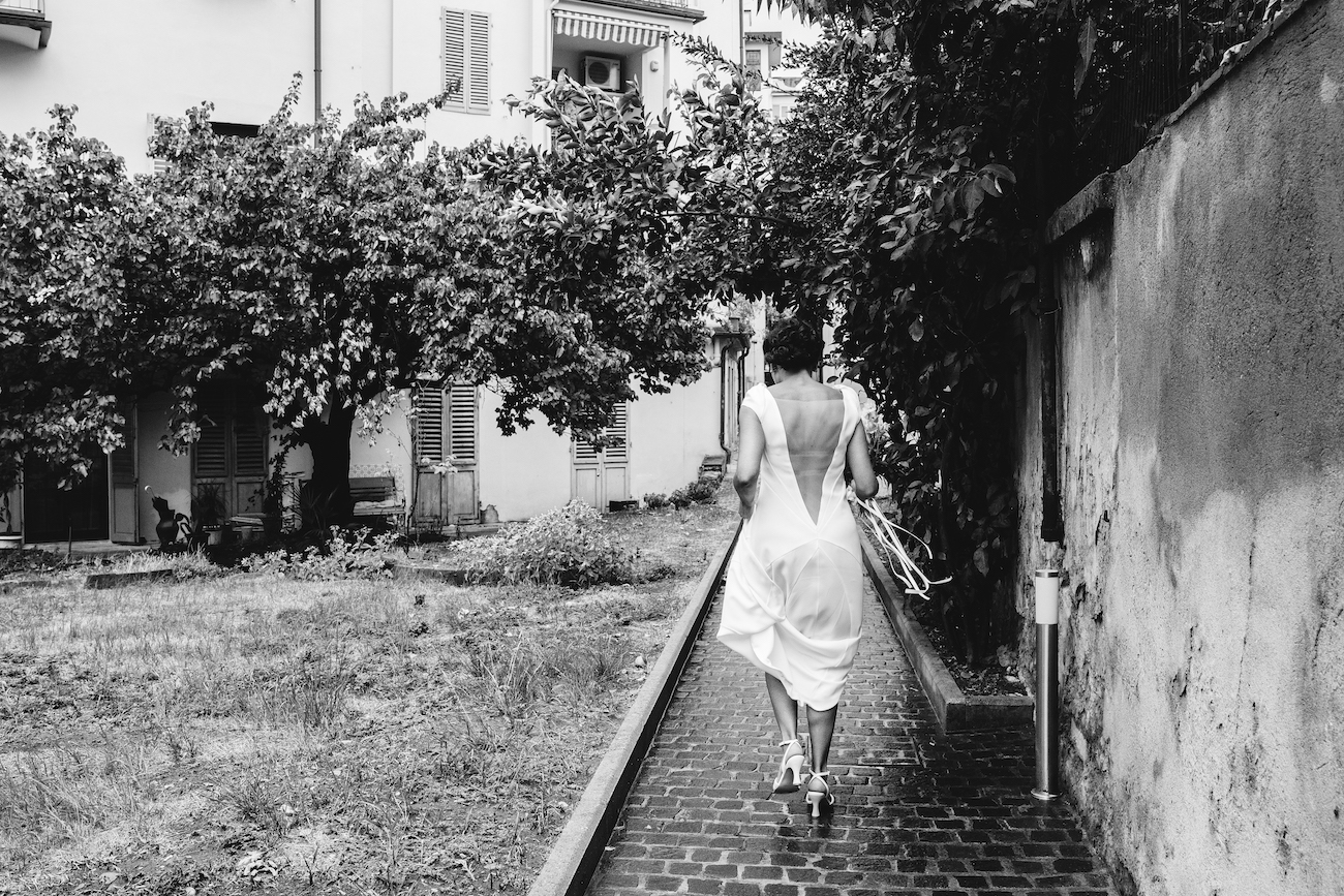 la sposa esce di casa