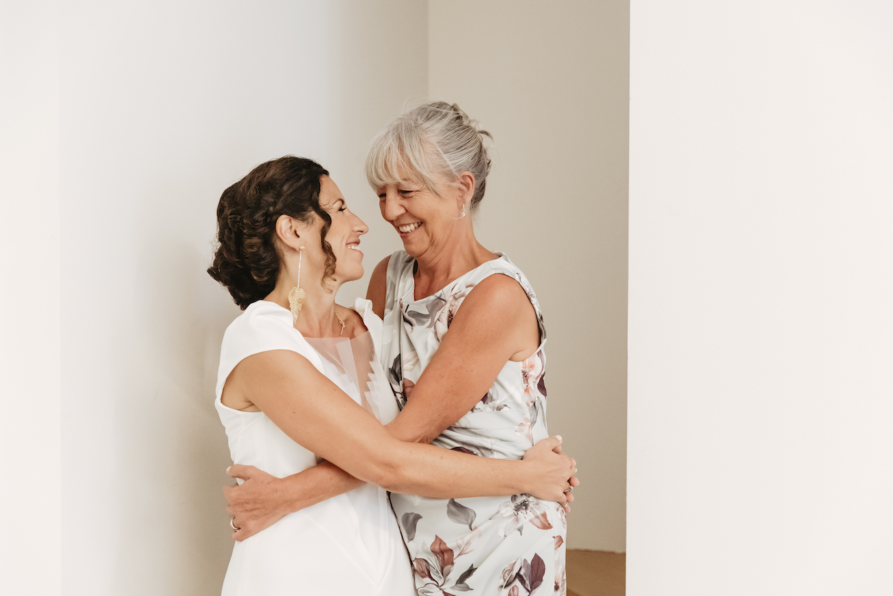 la sposa con sua madre
